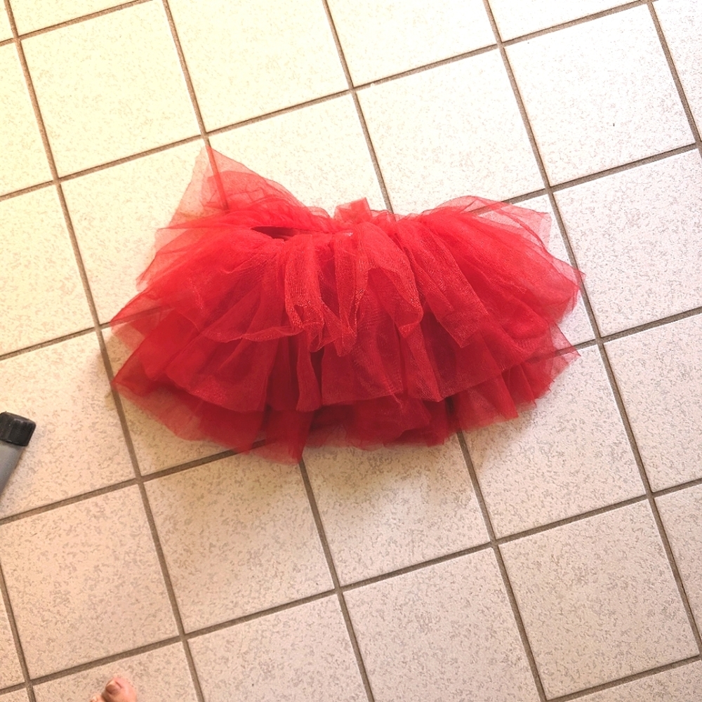 Red Tutu skirt - Picture 3 of 3